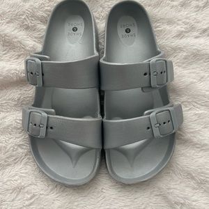 Shade and shore silver sandals. Good condition.